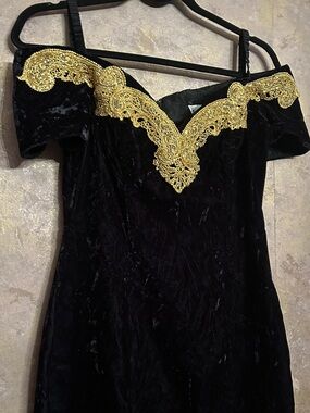 RAMPAGE Vintage Velvet dress